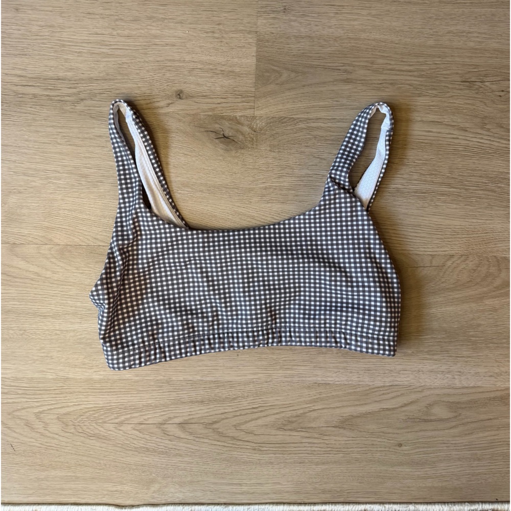 Vuori daily sports bra